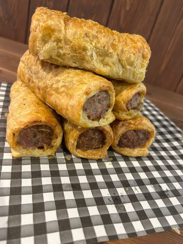 4 FAMOUS COOKED Lincolnshire Sausage Rolls